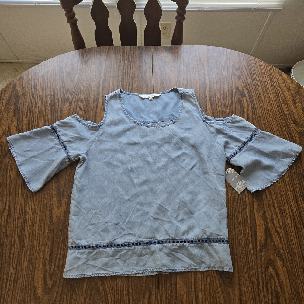 Love 8 for Versona Cold Shoulder Blouse